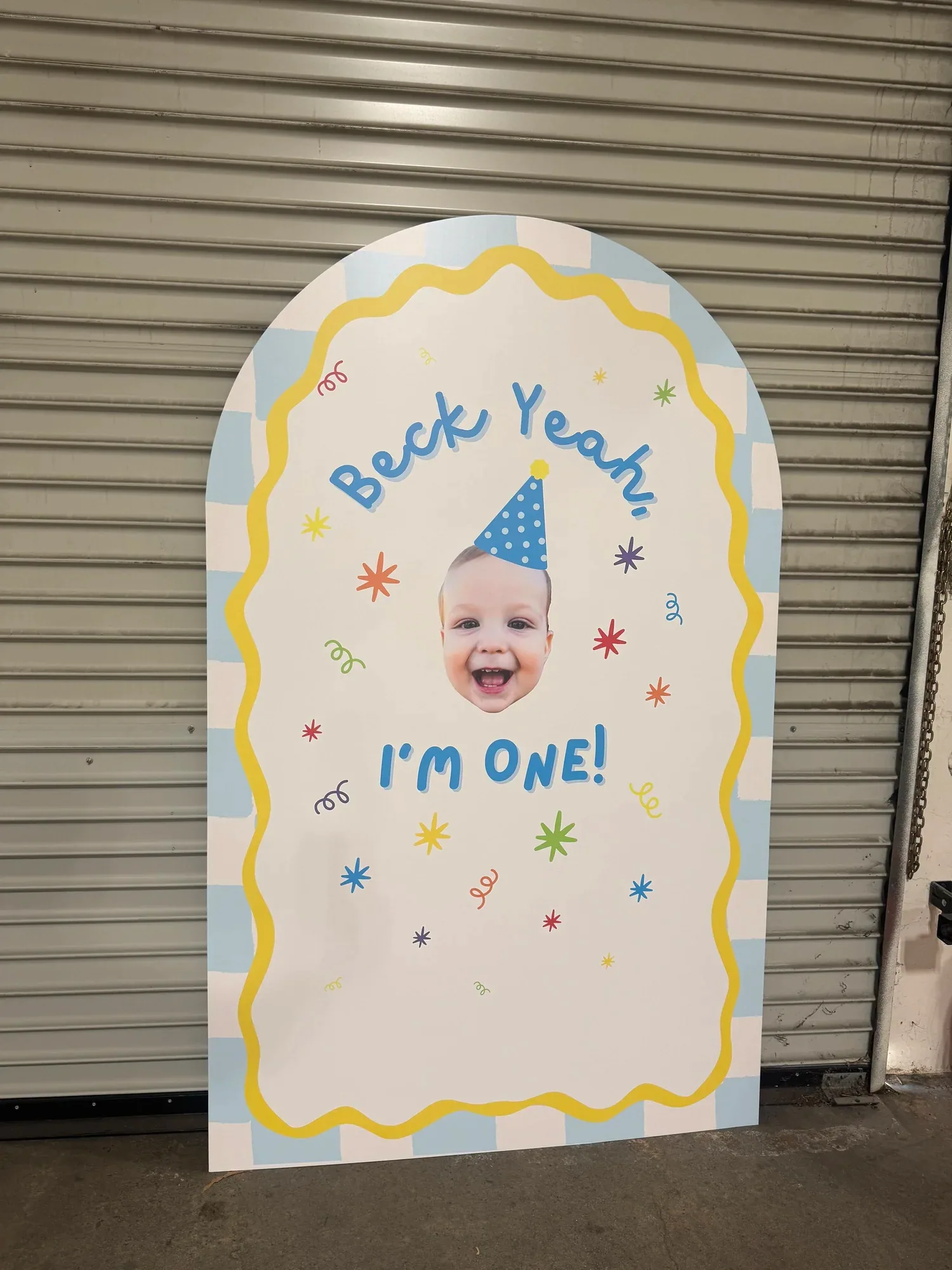 Custom arch backdrop for a first birthday